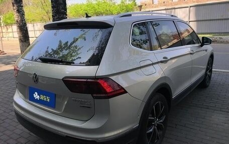 Volkswagen Tiguan II, 2023 год, 2 500 000 рублей, 3 фотография