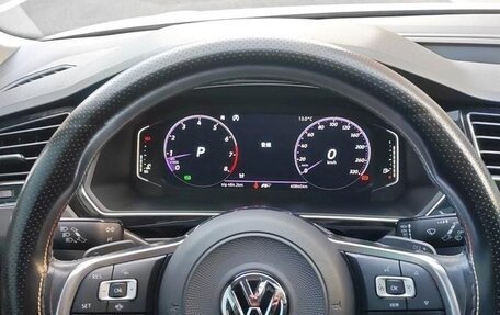 Volkswagen Tiguan II, 2023 год, 2 500 000 рублей, 14 фотография