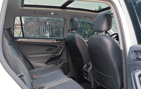 Volkswagen Tiguan II, 2023 год, 2 500 000 рублей, 11 фотография