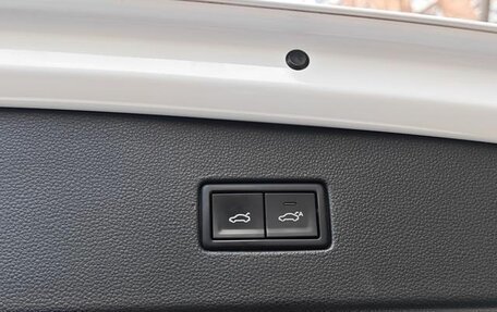 Volkswagen Tiguan II, 2023 год, 2 500 000 рублей, 18 фотография