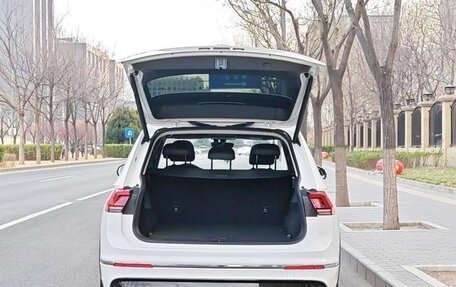 Volkswagen Tiguan II, 2023 год, 2 500 000 рублей, 19 фотография
