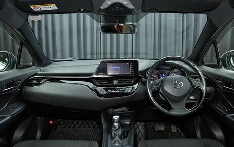 Toyota C-HR I рестайлинг, 2018 год, 2 150 000 рублей, 7 фотография
