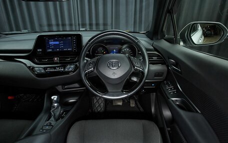 Toyota C-HR I рестайлинг, 2018 год, 2 150 000 рублей, 8 фотография