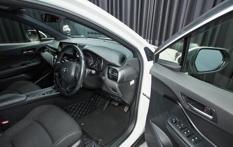 Toyota C-HR I рестайлинг, 2018 год, 2 150 000 рублей, 9 фотография