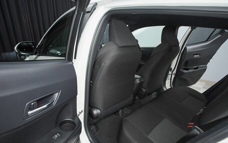 Toyota C-HR I рестайлинг, 2018 год, 2 150 000 рублей, 13 фотография