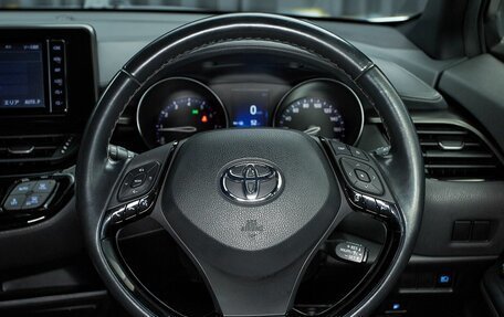 Toyota C-HR I рестайлинг, 2018 год, 2 150 000 рублей, 14 фотография