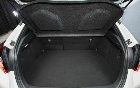 Toyota C-HR I рестайлинг, 2018 год, 2 150 000 рублей, 19 фотография