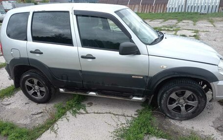 Chevrolet Niva I рестайлинг, 2017 год, 500 000 рублей, 4 фотография