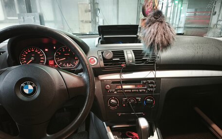 BMW 1 серия, 2011 год, 725 000 рублей, 10 фотография