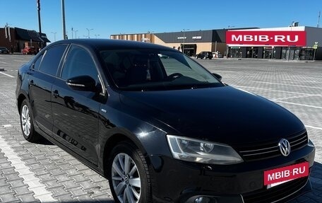 Volkswagen Jetta VI, 2013 год, 880 000 рублей, 3 фотография