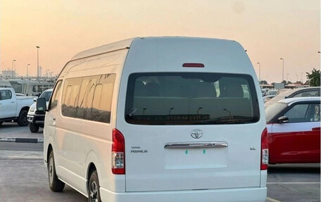 Toyota HiAce H200, 2024 год, 5 000 000 рублей, 4 фотография