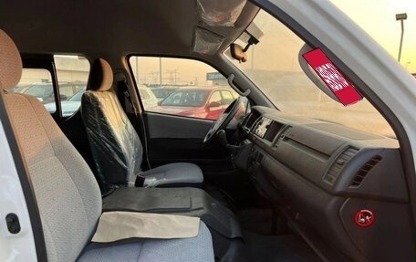 Toyota HiAce H200, 2024 год, 5 000 000 рублей, 9 фотография