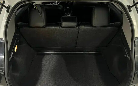 Toyota Yaris, 2022 год, 1 120 000 рублей, 12 фотография