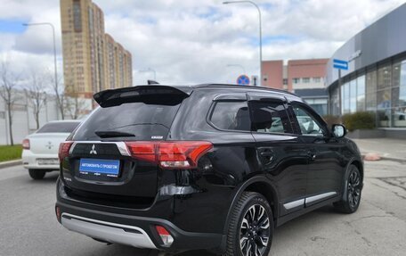 Mitsubishi Outlander III рестайлинг 3, 2022 год, 2 500 000 рублей, 4 фотография