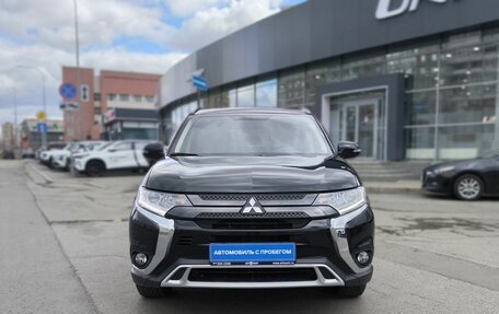 Mitsubishi Outlander III рестайлинг 3, 2022 год, 2 500 000 рублей, 2 фотография