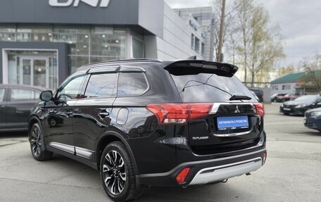 Mitsubishi Outlander III рестайлинг 3, 2022 год, 2 500 000 рублей, 6 фотография