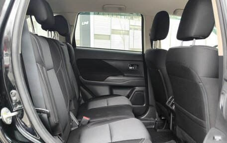 Mitsubishi Outlander III рестайлинг 3, 2022 год, 2 500 000 рублей, 12 фотография