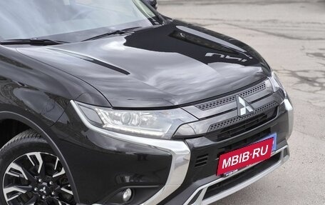 Mitsubishi Outlander III рестайлинг 3, 2022 год, 2 500 000 рублей, 7 фотография