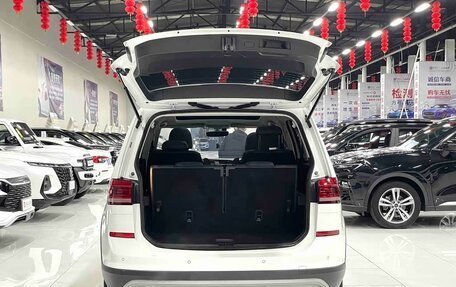 Volkswagen Touran III, 2023 год, 1 620 000 рублей, 7 фотография