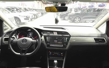 Volkswagen Touran III, 2023 год, 1 620 000 рублей, 9 фотография