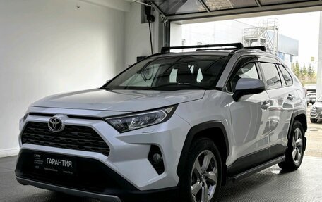 Toyota RAV4, 2021 год, 3 999 000 рублей, 1 фотография
