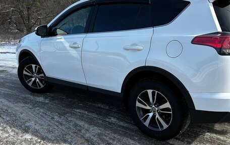 Toyota RAV4, 2017 год, 2 500 000 рублей, 2 фотография