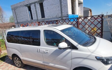 Hyundai Grand Starex Grand Starex I рестайлинг 2, 2018 год, 4 500 000 рублей, 5 фотография