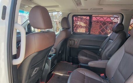 Hyundai Grand Starex Grand Starex I рестайлинг 2, 2018 год, 4 500 000 рублей, 12 фотография