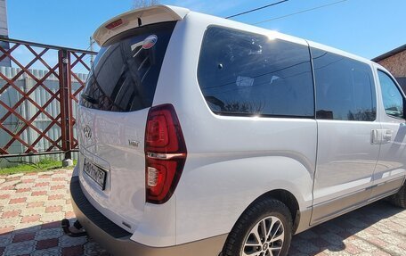 Hyundai Grand Starex Grand Starex I рестайлинг 2, 2018 год, 4 500 000 рублей, 10 фотография