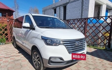 Hyundai Grand Starex Grand Starex I рестайлинг 2, 2018 год, 4 500 000 рублей, 9 фотография