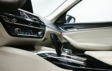 BMW 5 серия, 2019 год, 2 650 000 рублей, 32 фотография