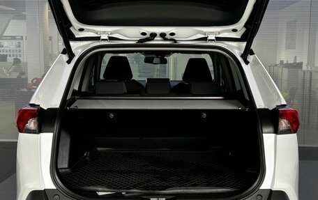 Toyota RAV4, 2021 год, 3 999 000 рублей, 10 фотография