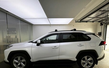 Toyota RAV4, 2021 год, 3 999 000 рублей, 8 фотография