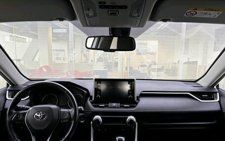 Toyota RAV4, 2021 год, 3 999 000 рублей, 14 фотография