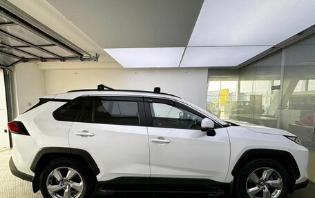 Toyota RAV4, 2021 год, 3 999 000 рублей, 4 фотография