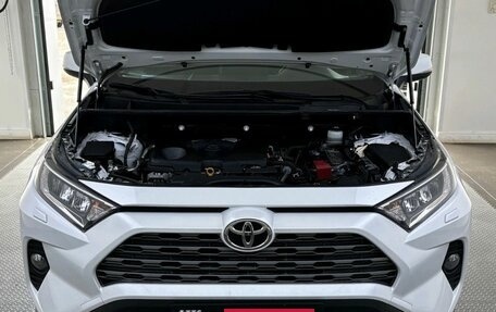 Toyota RAV4, 2021 год, 3 999 000 рублей, 9 фотография