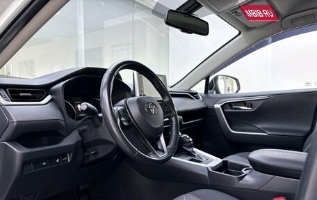 Toyota RAV4, 2021 год, 3 999 000 рублей, 16 фотография