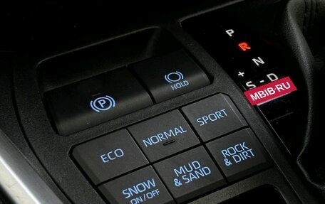 Toyota RAV4, 2021 год, 3 999 000 рублей, 19 фотография