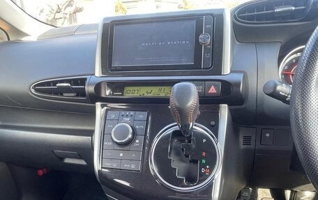 Toyota Wish II, 2017 год, 1 180 000 рублей, 12 фотография