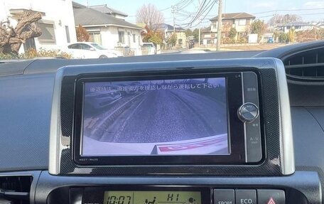 Toyota Wish II, 2017 год, 1 180 000 рублей, 13 фотография