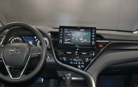 Toyota Camry, 2021 год, 3 600 000 рублей, 10 фотография