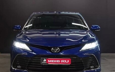 Toyota Camry, 2021 год, 3 600 000 рублей, 2 фотография
