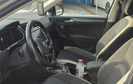 Volkswagen Tiguan II, 2020 год, 2 600 000 рублей, 9 фотография