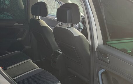 Volkswagen Tiguan II, 2020 год, 2 600 000 рублей, 11 фотография