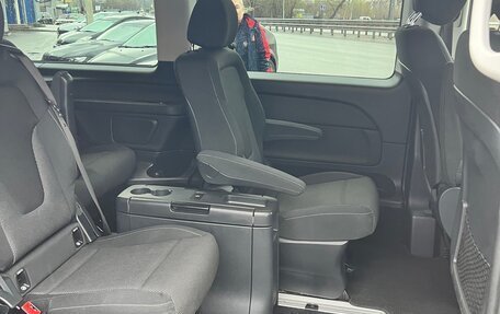 Mercedes-Benz V-Класс, 2018 год, 4 100 000 рублей, 15 фотография