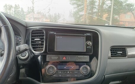 Mitsubishi Outlander III рестайлинг 3, 2016 год, 1 550 000 рублей, 5 фотография