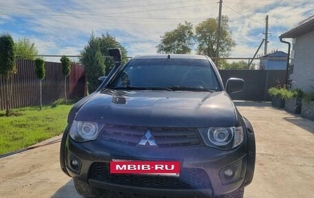 Mitsubishi L200 IV рестайлинг, 2012 год, 1 050 000 рублей, 2 фотография