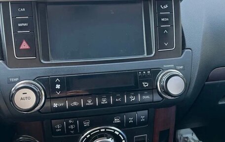 Toyota Land Cruiser Prado 150 рестайлинг 2, 2015 год, 4 000 000 рублей, 9 фотография