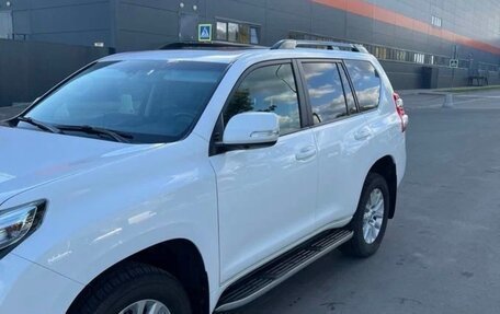 Toyota Land Cruiser Prado 150 рестайлинг 2, 2015 год, 4 000 000 рублей, 12 фотография