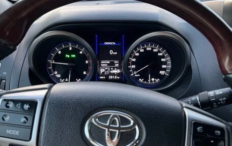 Toyota Land Cruiser Prado 150 рестайлинг 2, 2015 год, 4 000 000 рублей, 10 фотография